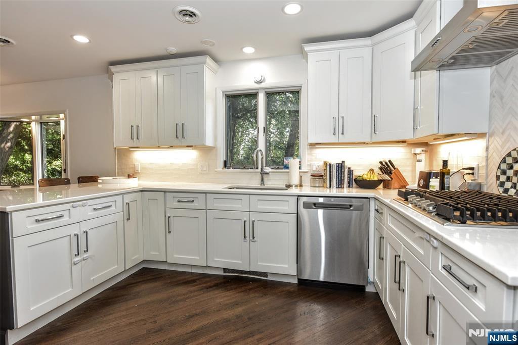 388 Carriage Lane Property Photo 8