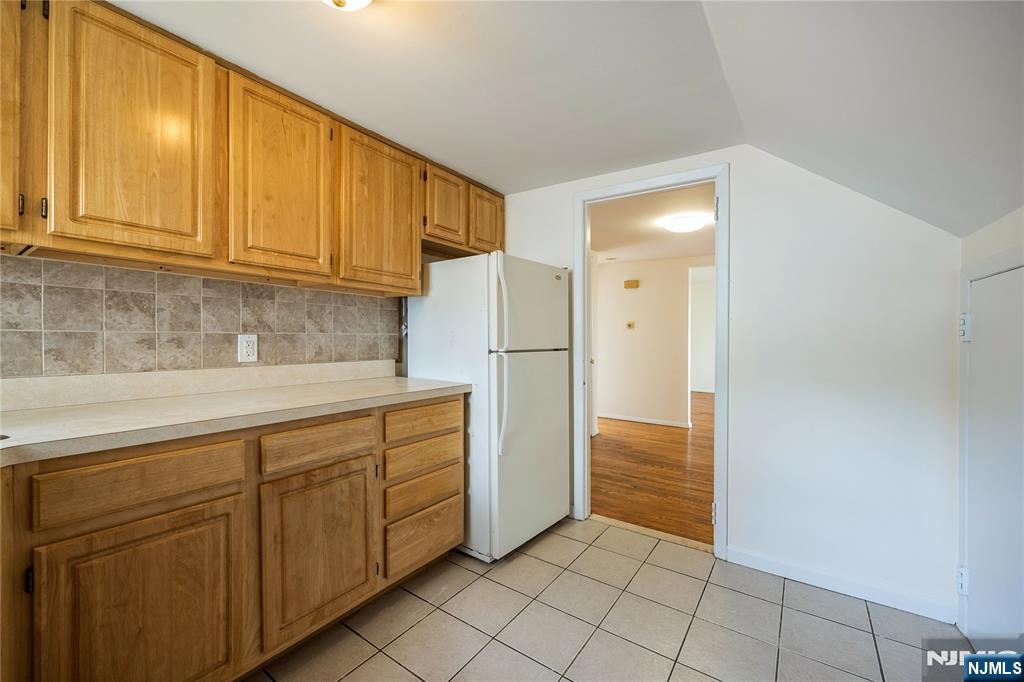 335 10th Street 2nd Fl. Property Photo 7