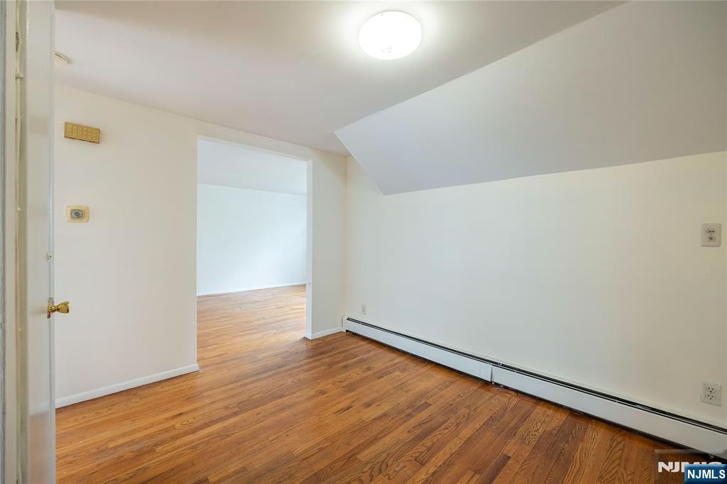 335 10th Street 2nd Fl. Property Photo 10