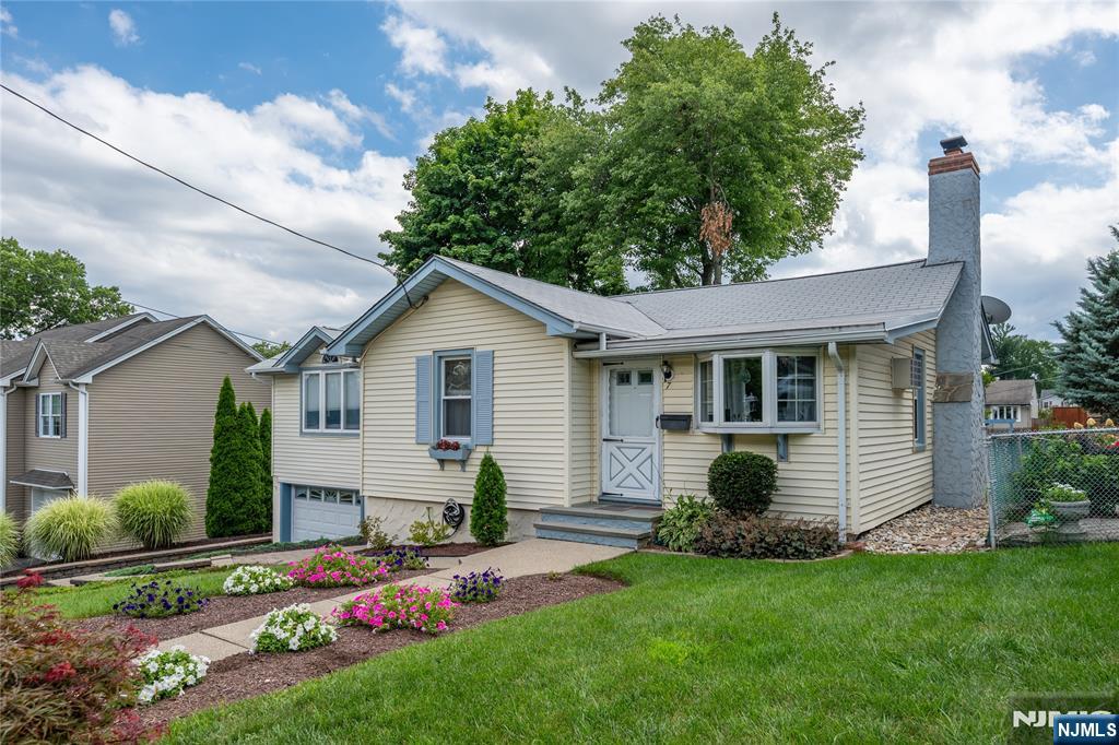 7 Oswego Avenue Property Photo 1