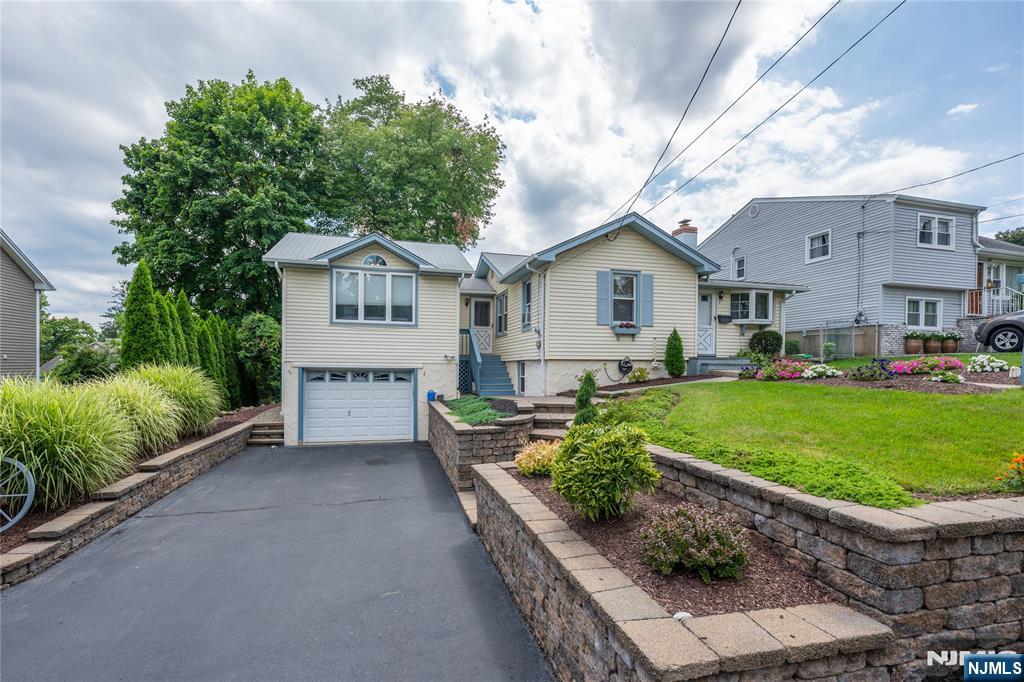 7 Oswego Avenue Property Photo 4
