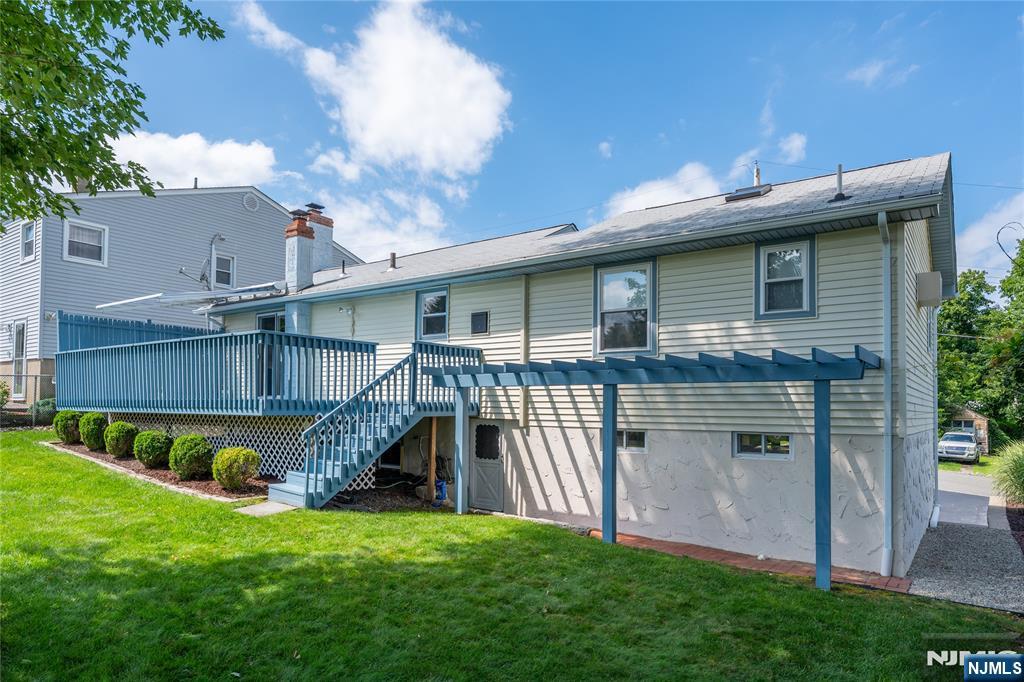 7 Oswego Avenue Property Photo 6