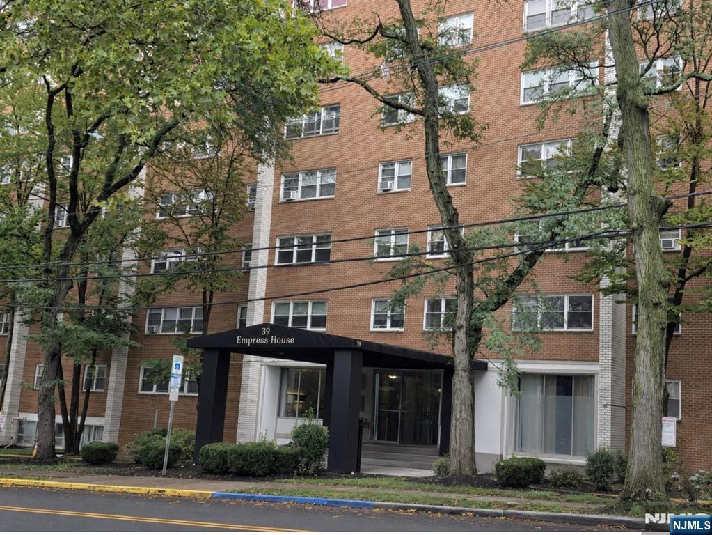 39 E 39th `M1 Property Photo 1