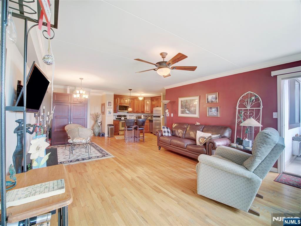 250 Gorge Road 22f Property Photo 1
