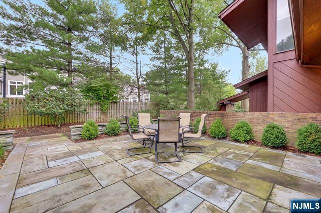 109 E Palisade Avenue 2 Property Photo 11