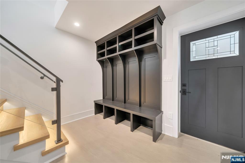 1077 Abbott Boulevard Property Photo 17