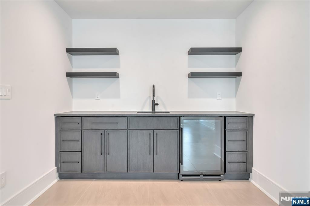 1077 Abbott Boulevard Property Photo 20