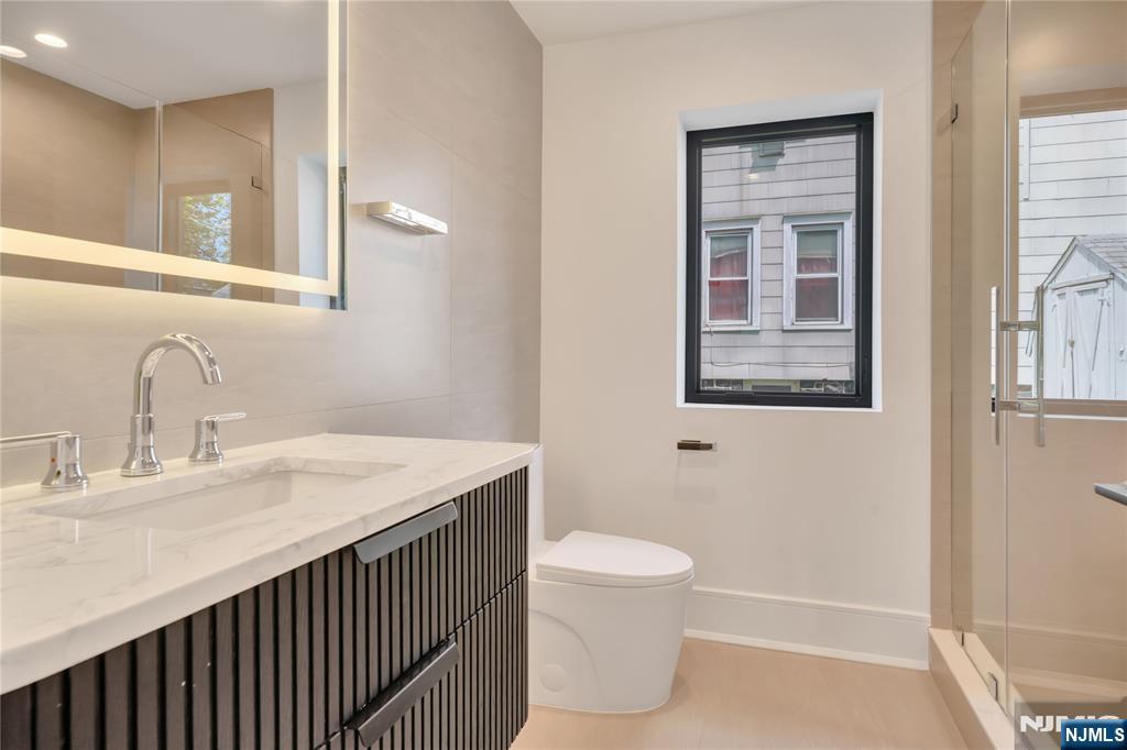 1077 Abbott Boulevard Property Photo 21