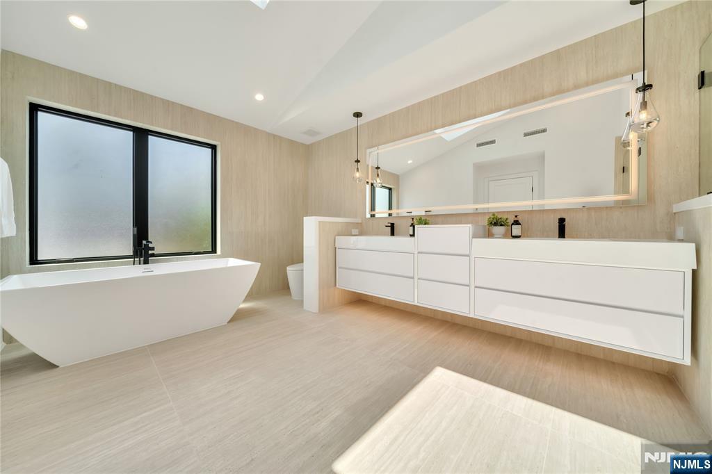 1077 Abbott Boulevard Property Photo 27
