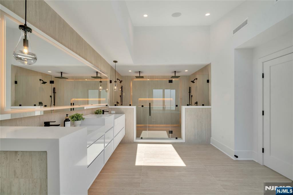 1077 Abbott Boulevard Property Photo 28