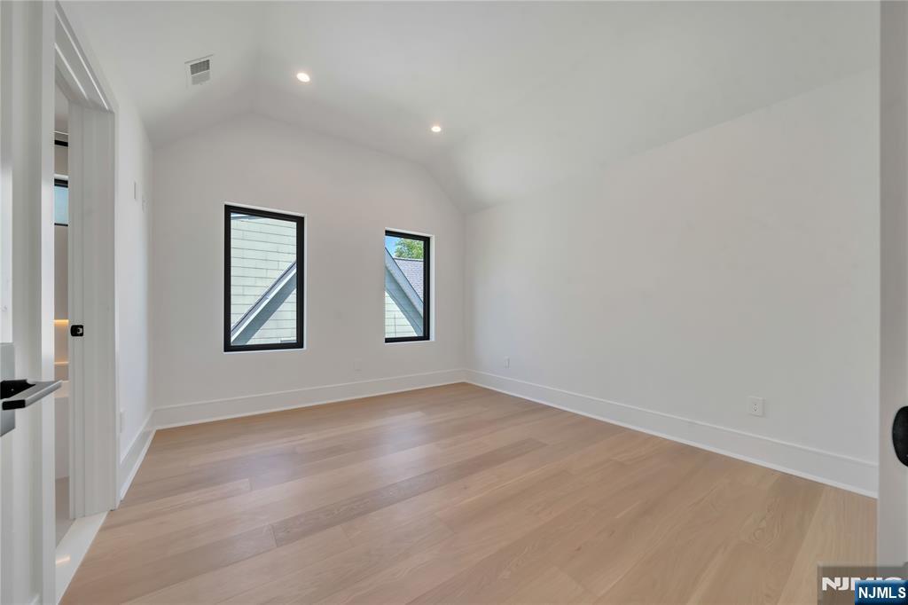 1077 Abbott Boulevard Property Photo 30