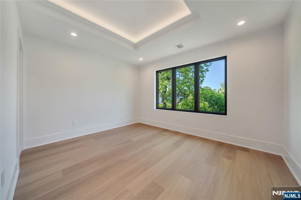 1077 Abbott Boulevard Property Photo 34