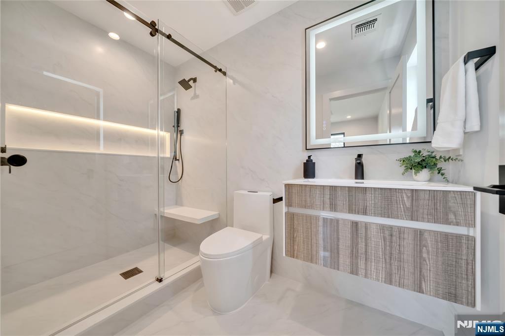 1077 Abbott Boulevard Property Photo 35