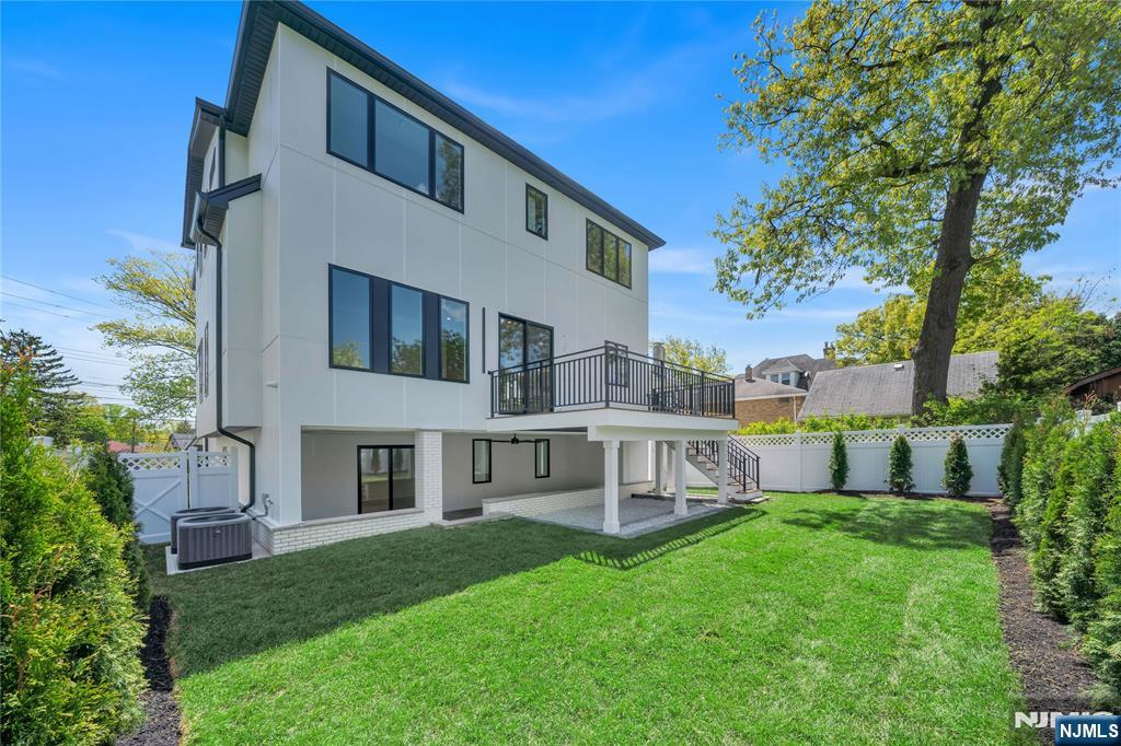 1077 Abbott Boulevard Property Photo 38