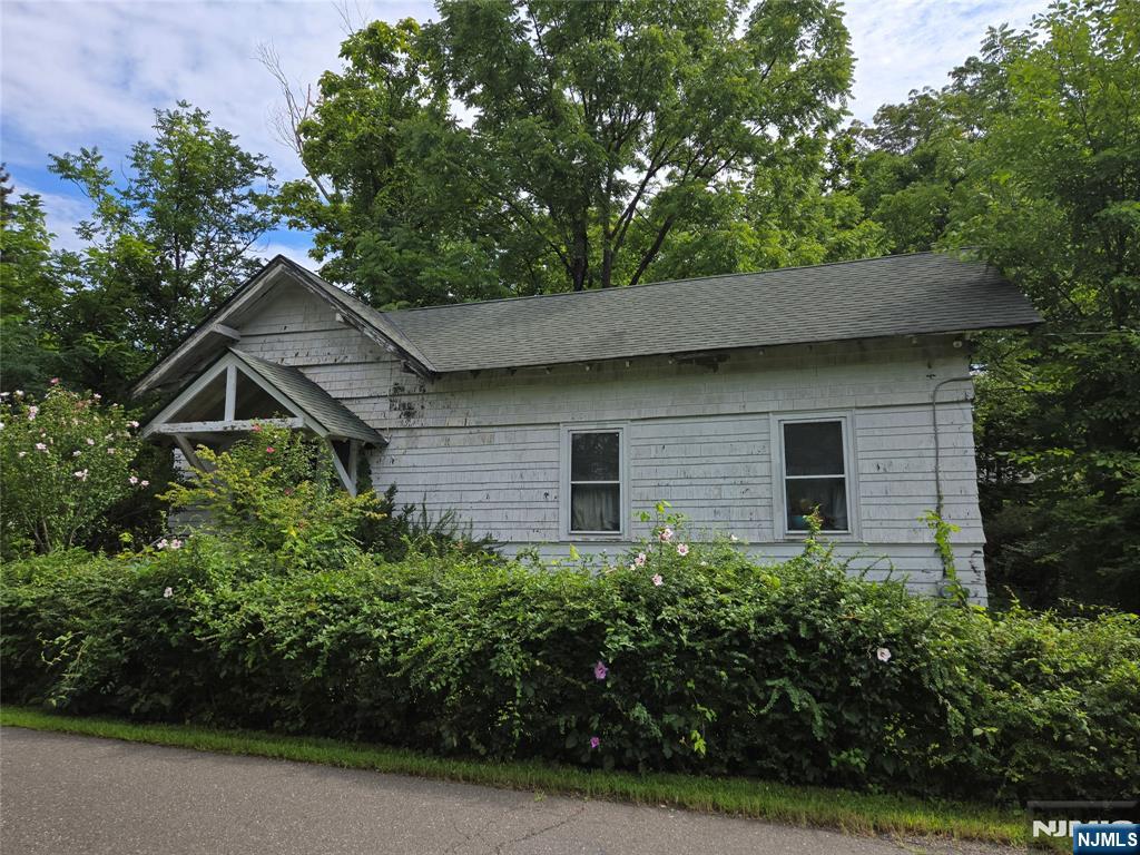 2 Hewlett Road Property Photo 1