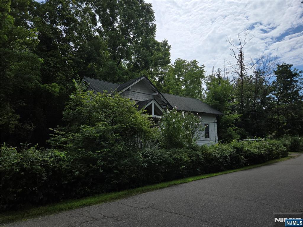 2 Hewlett Road Property Photo 2