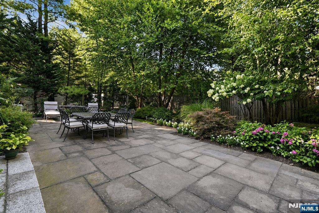 19 Forest Street Property Photo 31