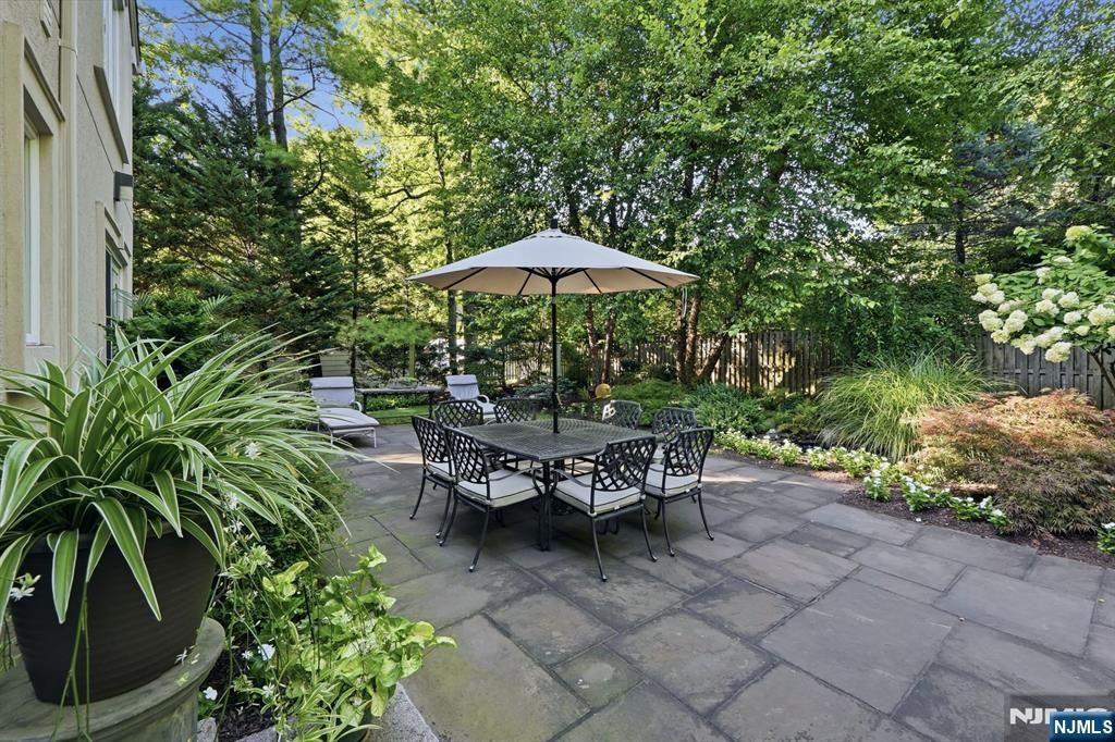19 Forest Street Property Photo 32