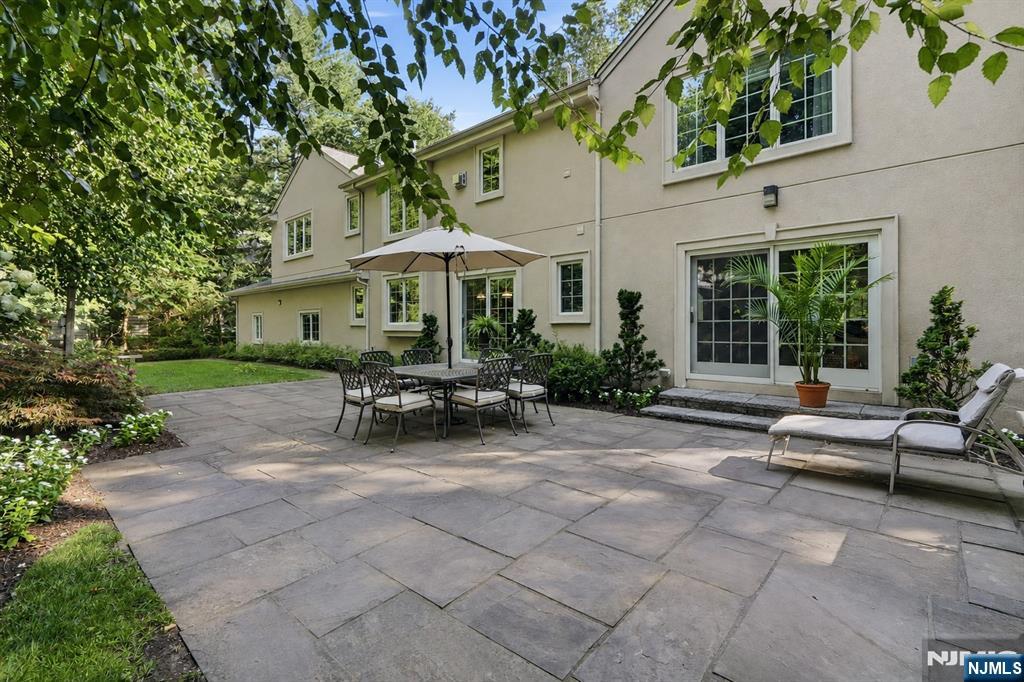 19 Forest Street Property Photo 33