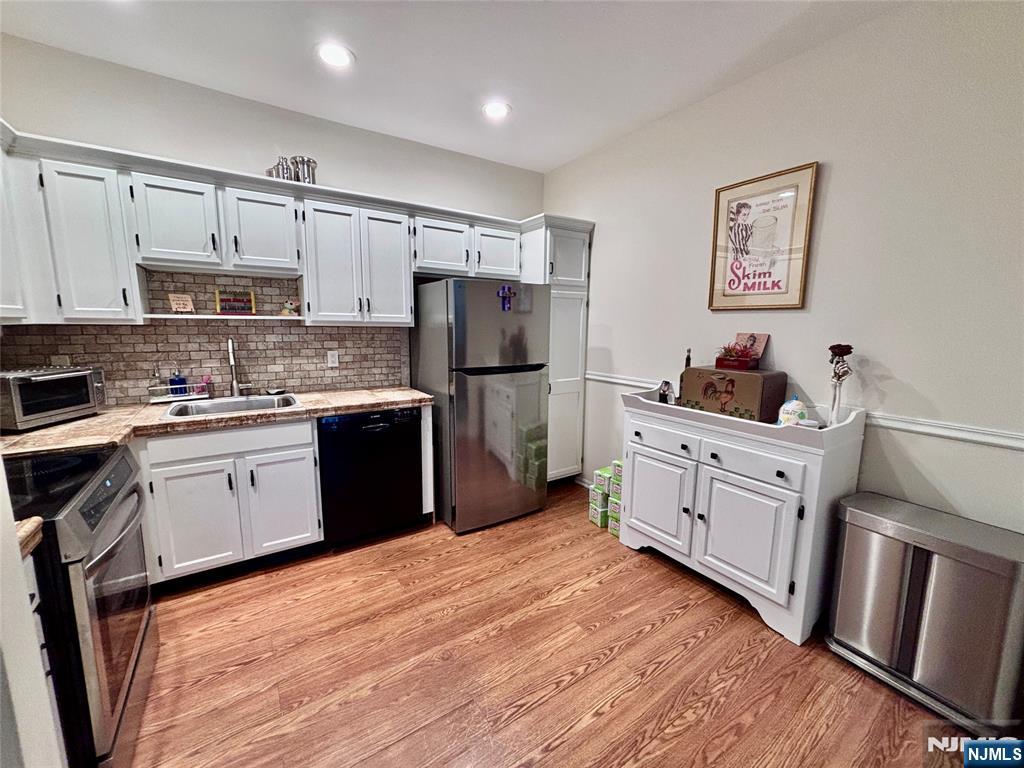 5302 Richmond Road Property Photo 6