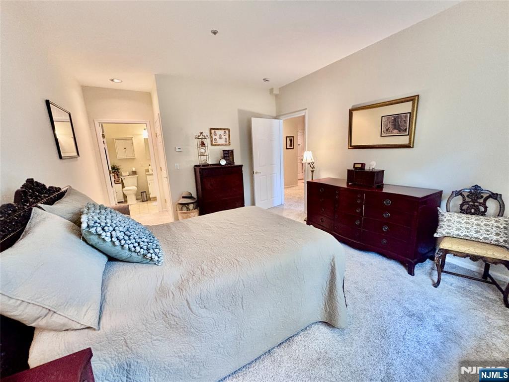 5302 Richmond Road Property Photo 11