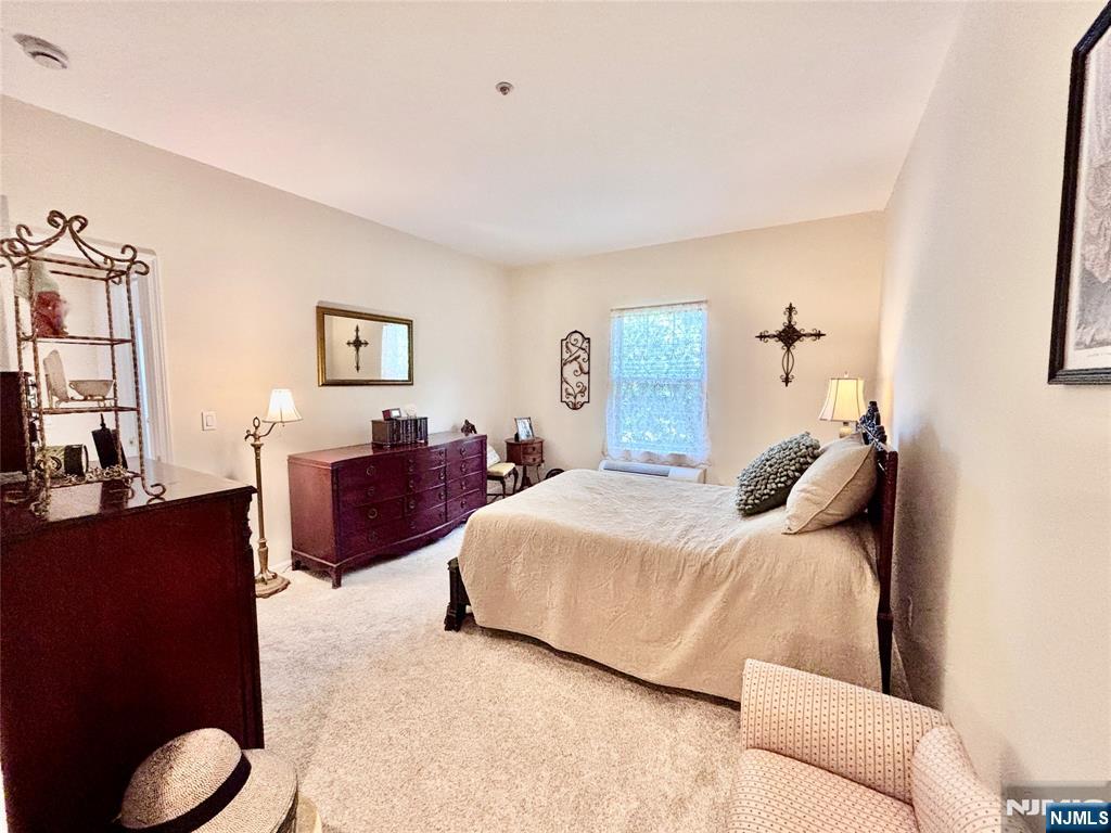 5302 Richmond Road Property Photo 12