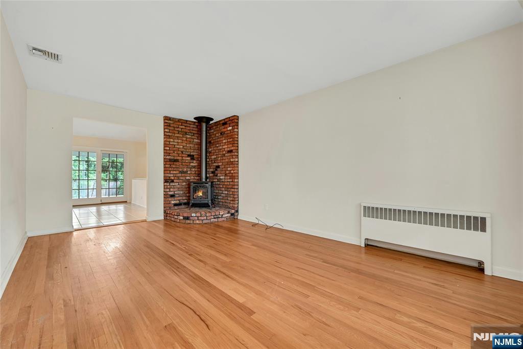 12 Leoson Parkway Property Photo 5
