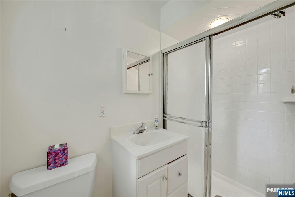 12 Leoson Parkway Property Photo 15