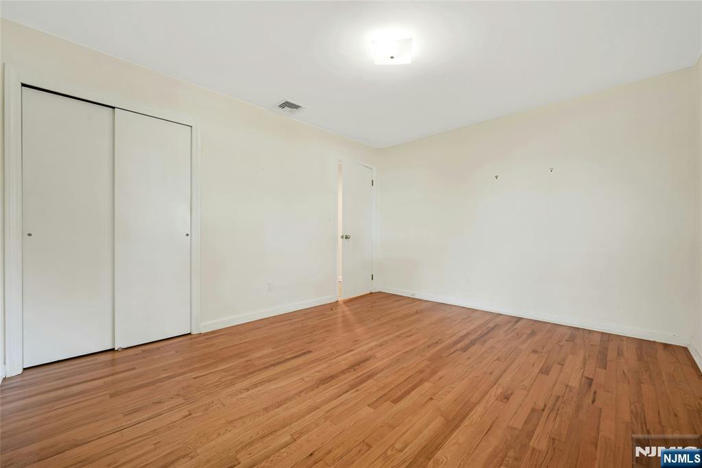 12 Leoson Parkway Property Photo 19