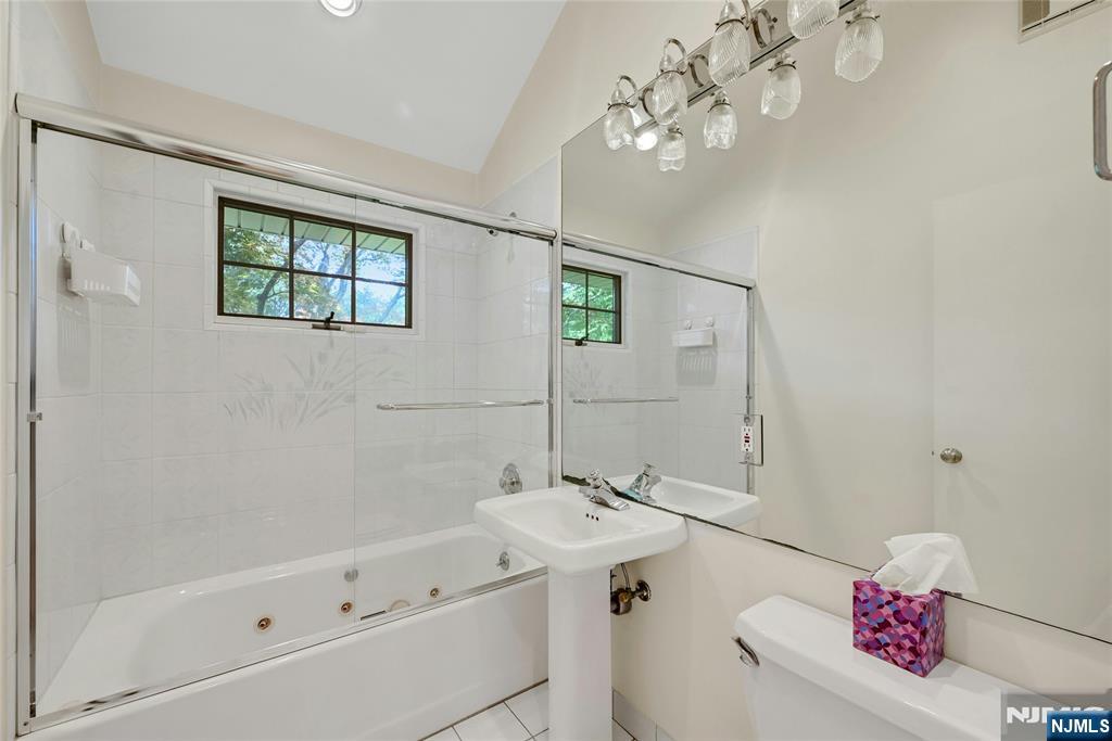 12 Leoson Parkway Property Photo 22
