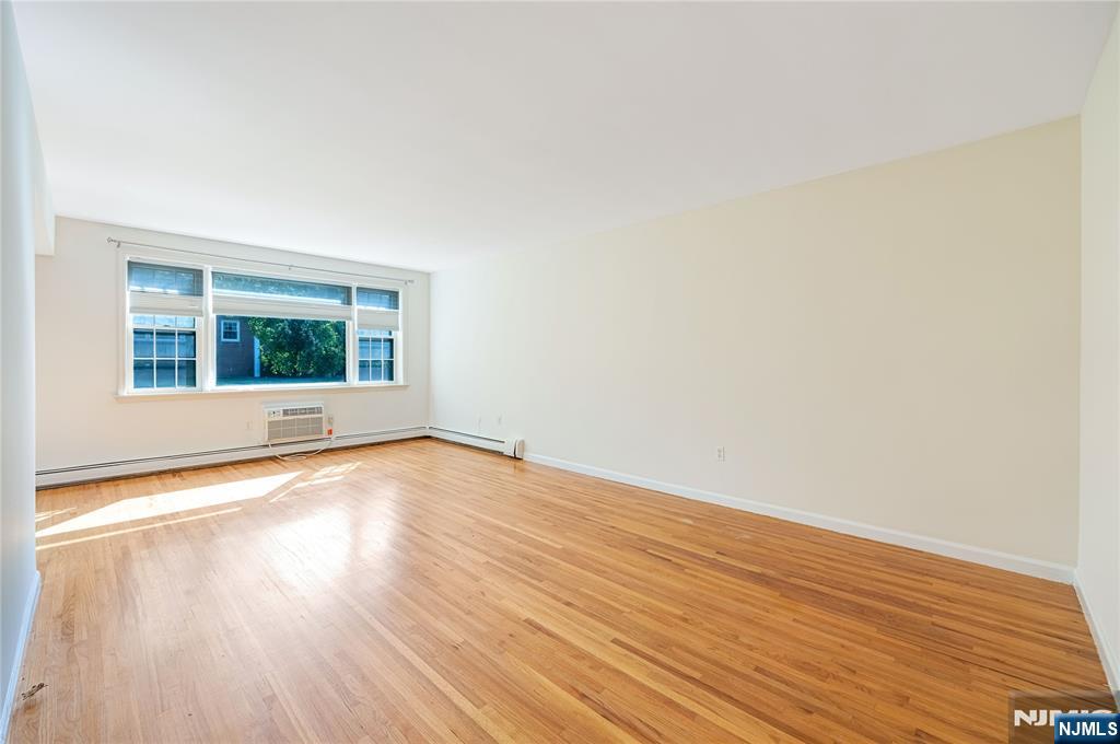 605 Grove Street H1 Property Photo 2