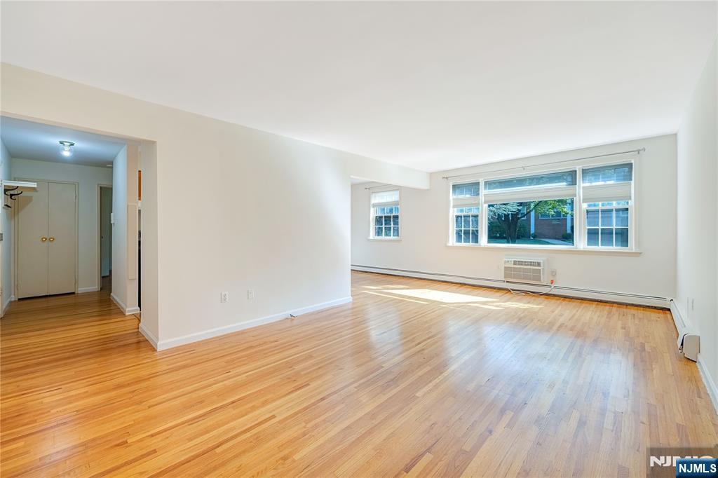 605 Grove Street H1 Property Photo 3