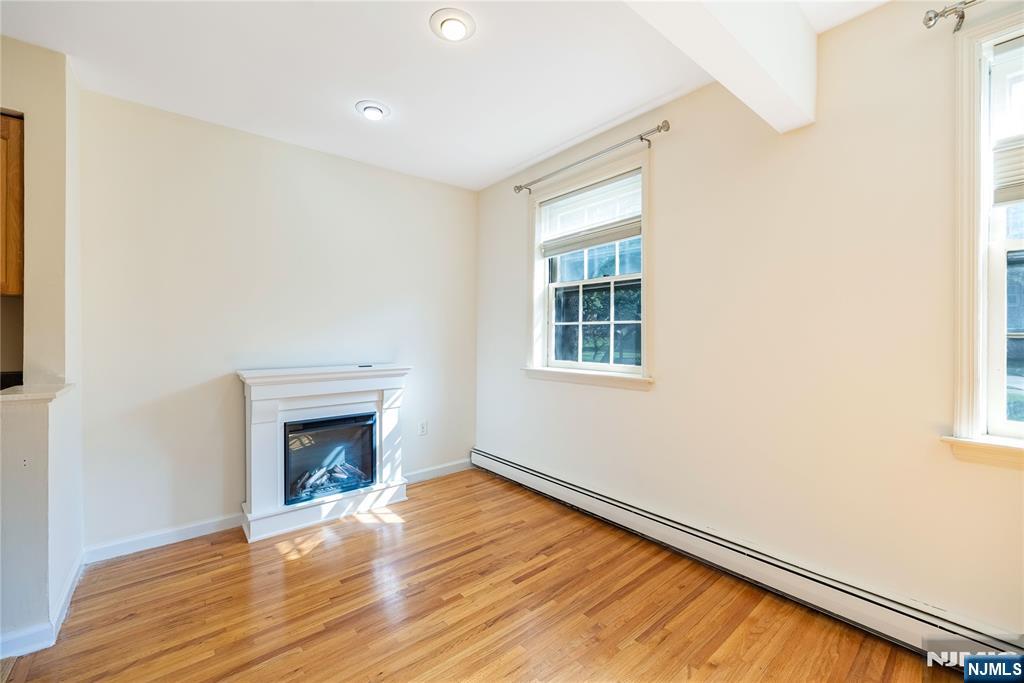 605 Grove Street H1 Property Photo 5