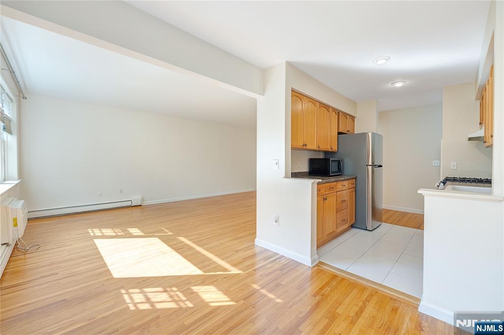 605 Grove Street H1 Property Photo 7