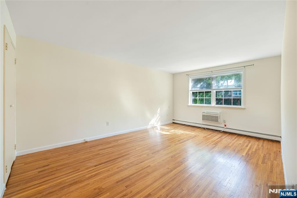 605 Grove Street H1 Property Photo 14