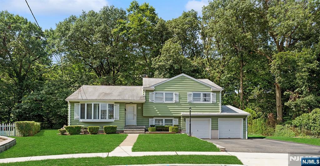 18 Ravine Court Property Photo 1