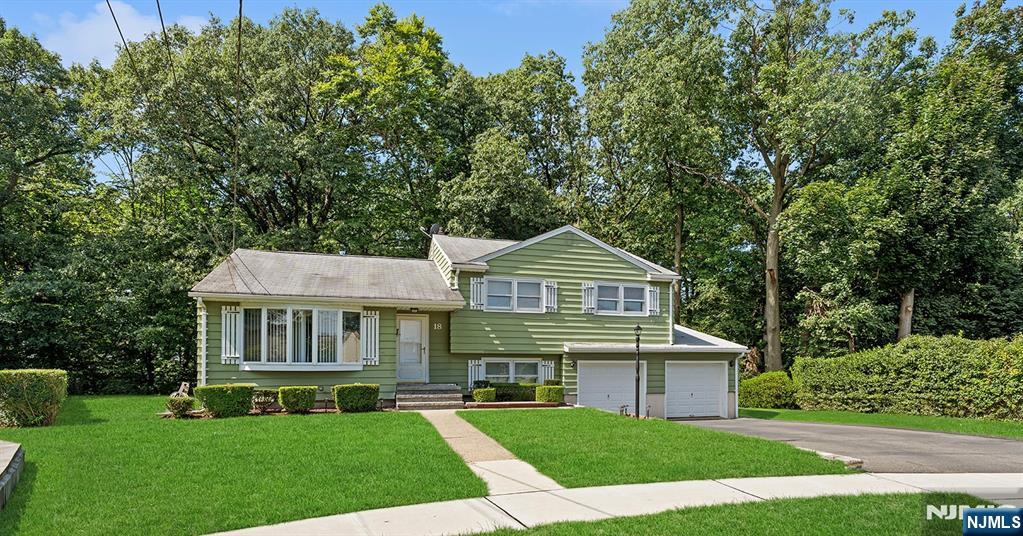 18 Ravine Court Property Photo 2