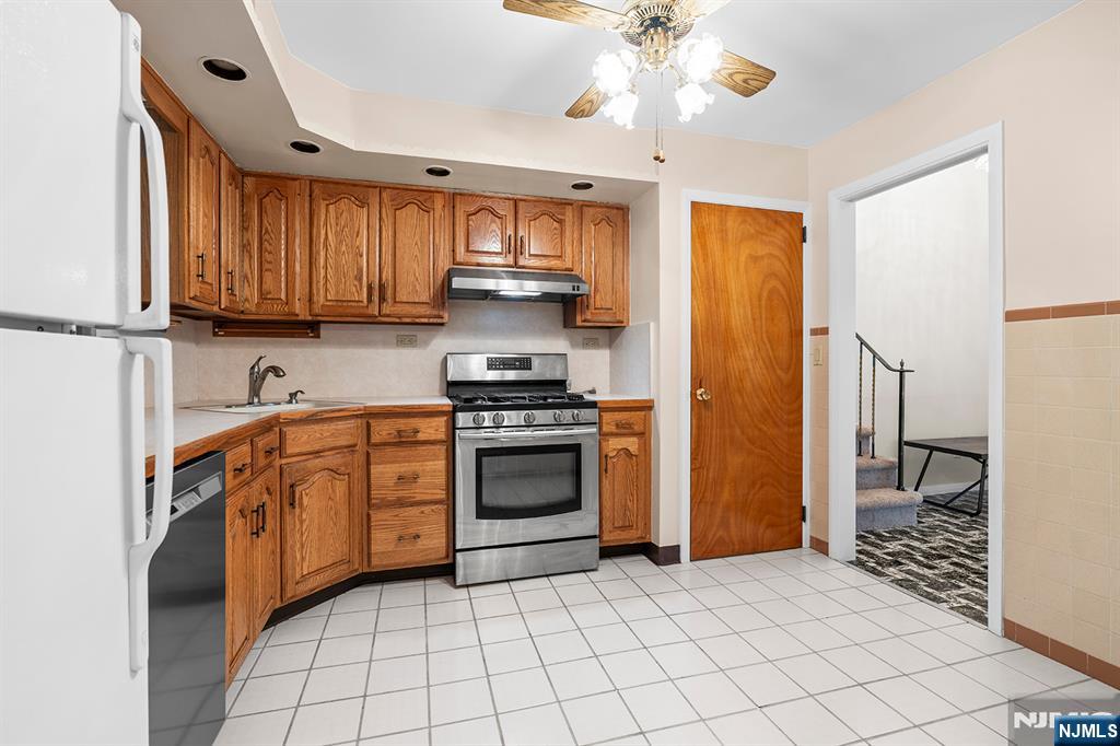 18 Ravine Court Property Photo 5