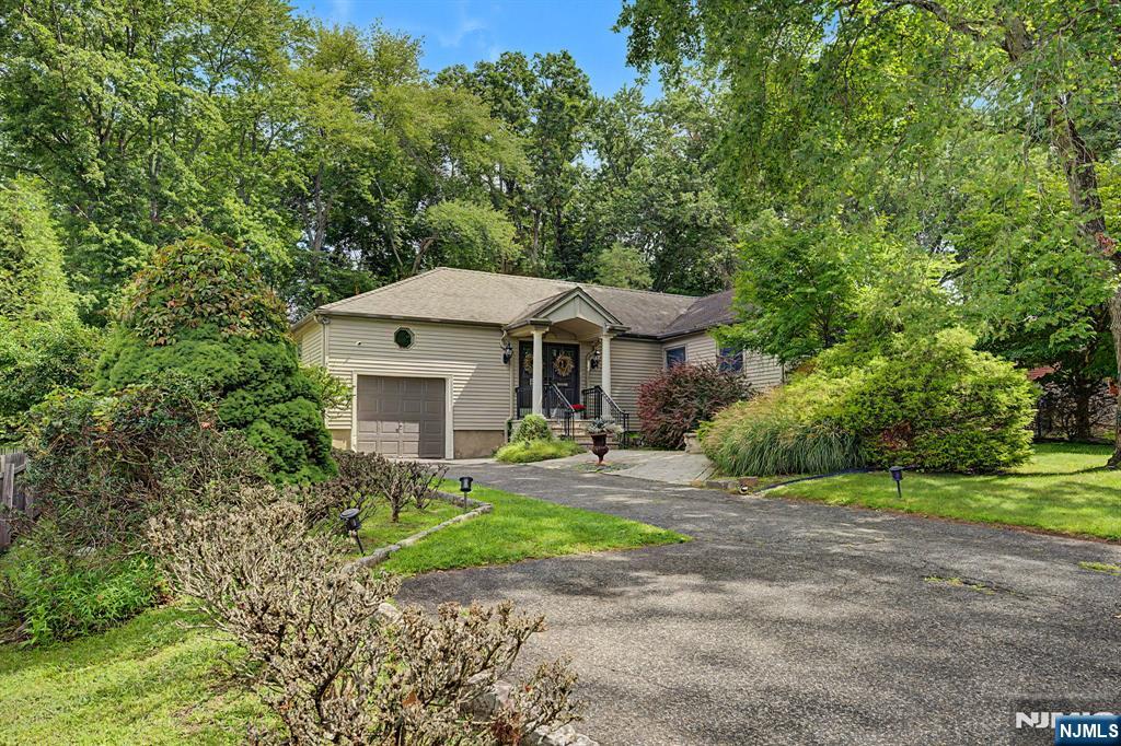89 Closter Dock Road Property Photo 1