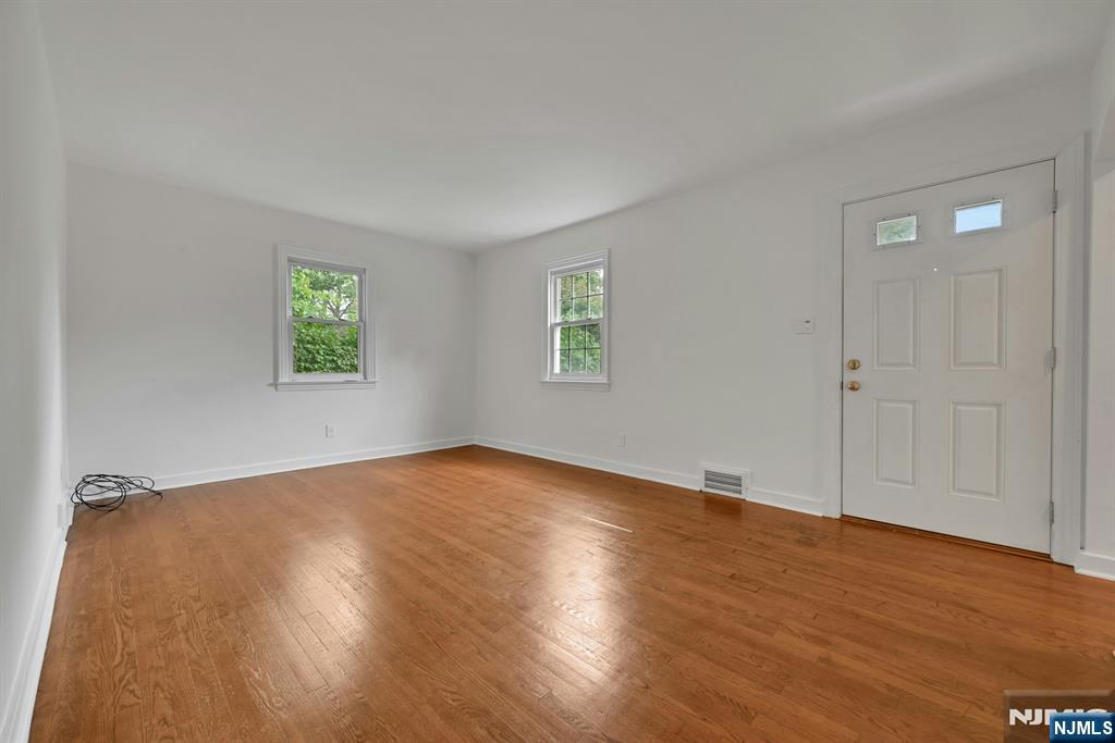11 Pine Street Property Photo 3