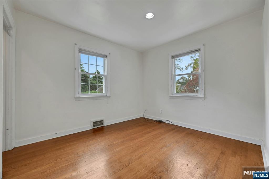 11 Pine Street Property Photo 5