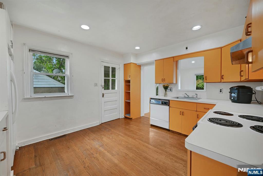 11 Pine Street Property Photo 8