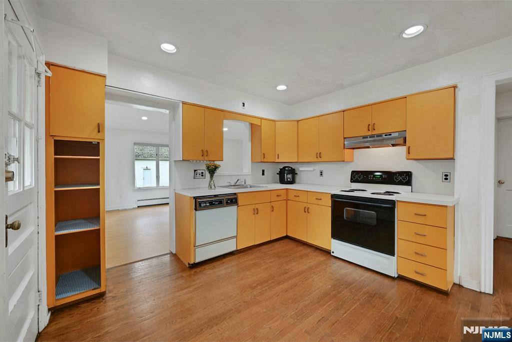 11 Pine Street Property Photo 9