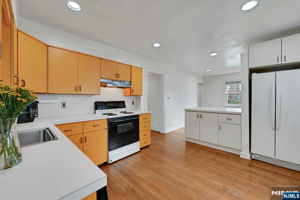 11 Pine Street Property Photo 10