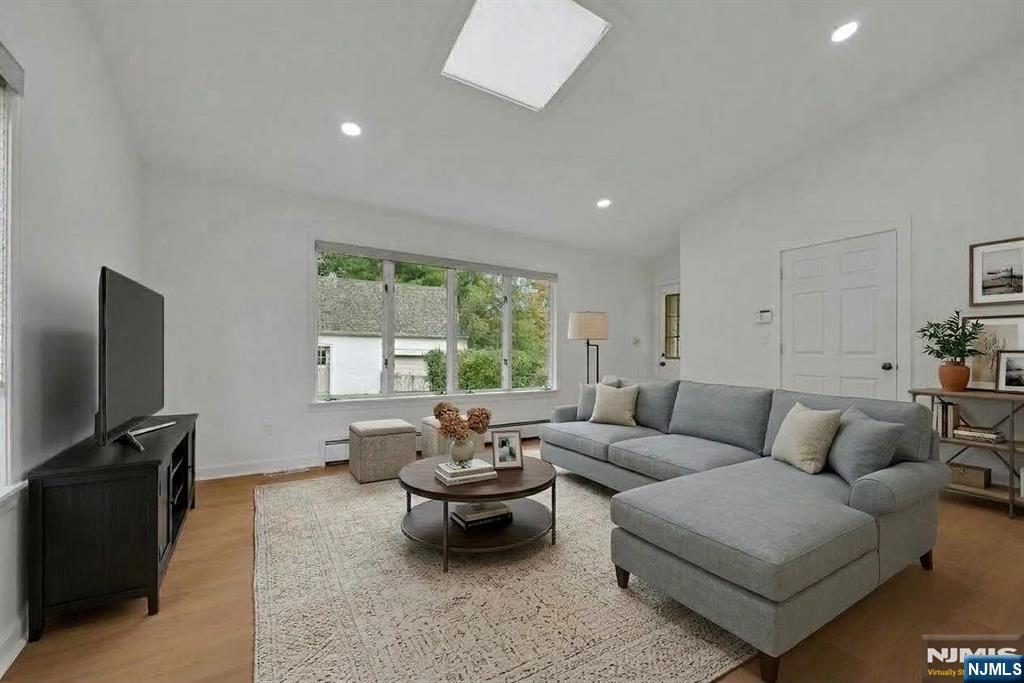 11 Pine Street Property Photo 13