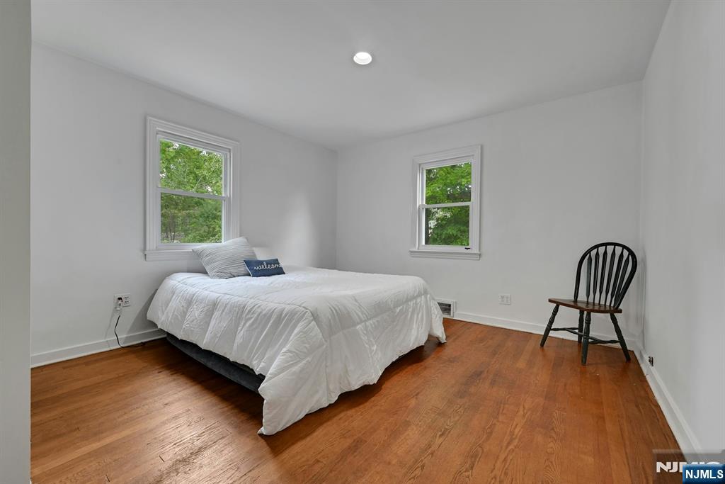 11 Pine Street Property Photo 14