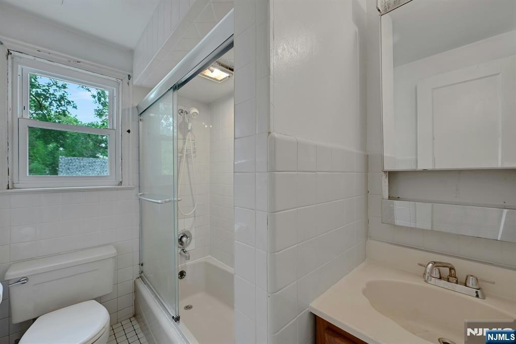 11 Pine Street Property Photo 19