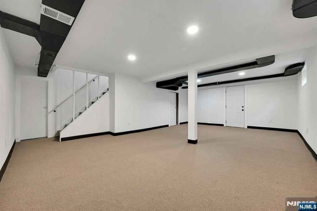 11 Pine Street Property Photo 20