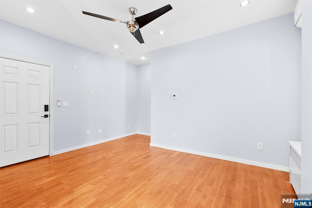 307 Henry Street 2 Property Photo 6