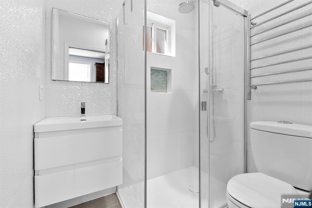 307 Henry Street 2 Property Photo 7